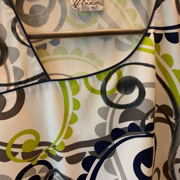 Fresh, crisp and invigorating nursing top from Nursing Advantage - Picture 2 of 6